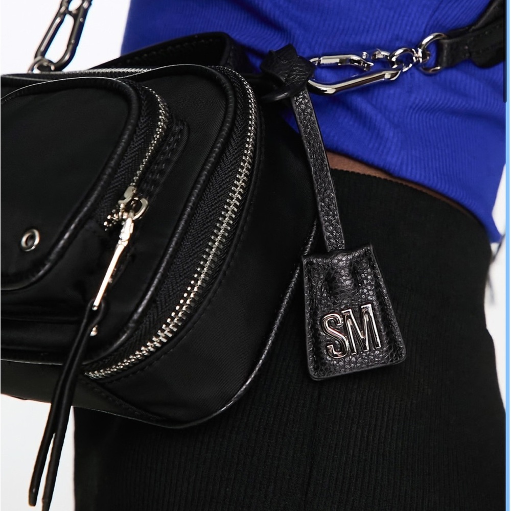 Steve Madden Black Crossbody Camera Bag with Removable Wide Strap - Picture 5 of 16